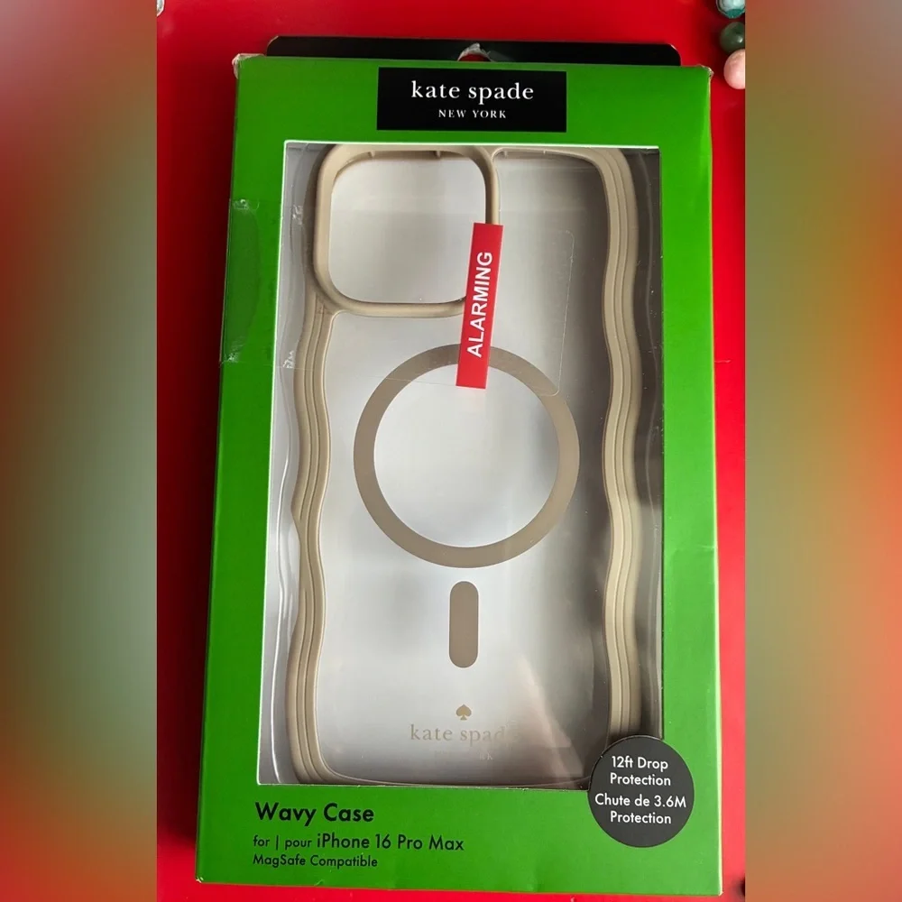 Kate Spade Clear and Beige Phone Case IPhone Pro Max 16. - Picture 7 of 10
